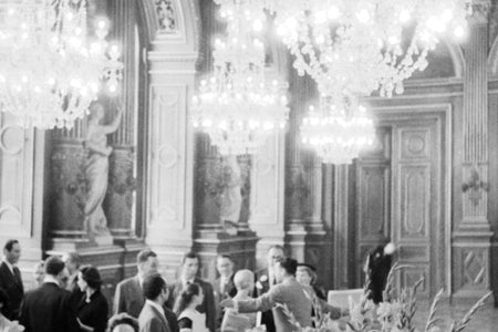 Chandeliers – an Illustrated History