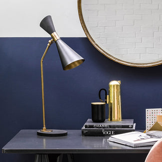 Bow Tie Desk light in black