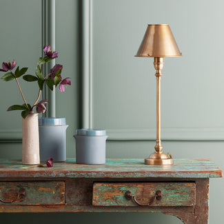 Bartlett table lamp in antiqued brass
