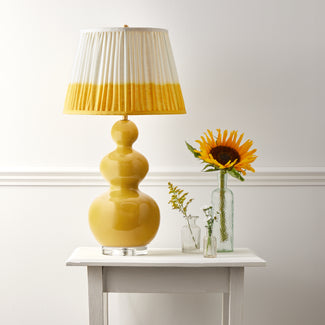 Murphy table lamp in yellow ceramic