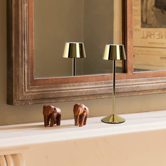 Wee Scoon cordless table lamp in gloss brass