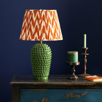 Stucco table lamp in emerald ceramic