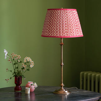 Trindle table lamp in antiqued brass